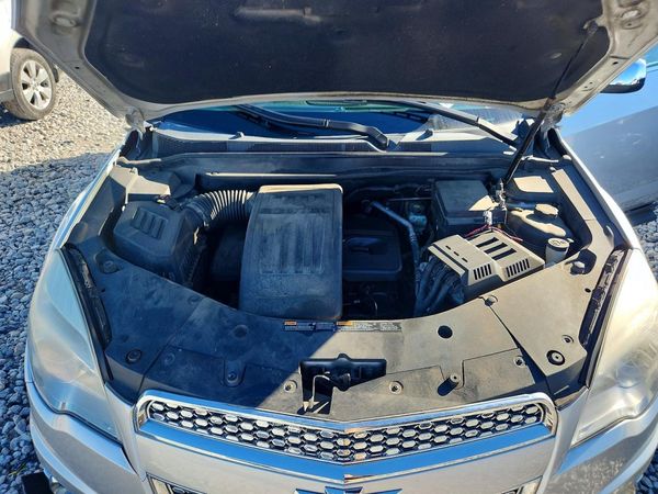 2014 CHEVROLET EQUINOX LTZ — Engine bay
