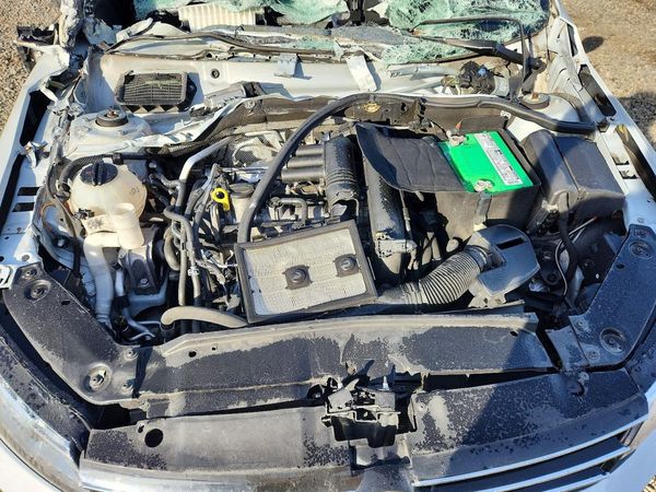 2017 VOLKSWAGEN JETTA SE — Engine bay