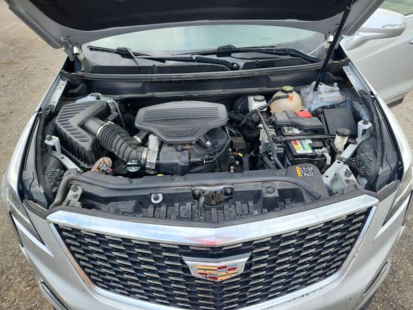 2020 CADILLAC XT5 Premium Luxury — Engine bay