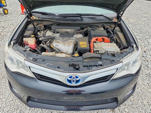 2012 TOYOTA CAMRY SOLA Hybrid — Engine bay
