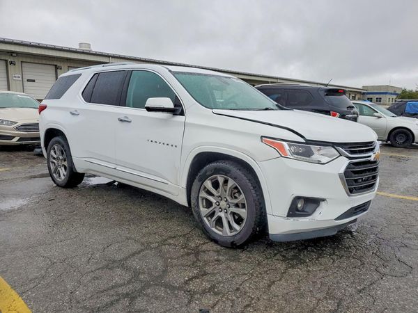 2018 CHEVROLET TRAVERSE Premier — Passenger 3/4