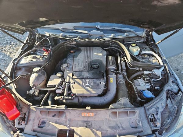 2013 MERCEDES-BENZ C-CLASS C250 — Engine bay