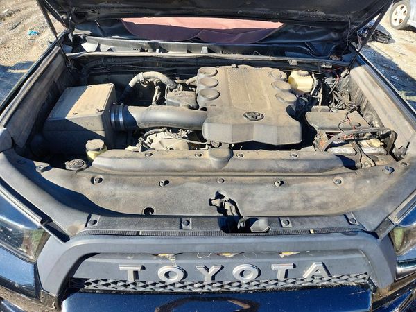 2012 TOYOTA 4RUNNER — Engine bay