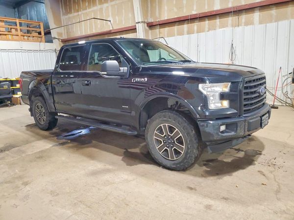 2017 FORD F150 SuperCrew — Passenger 3/4