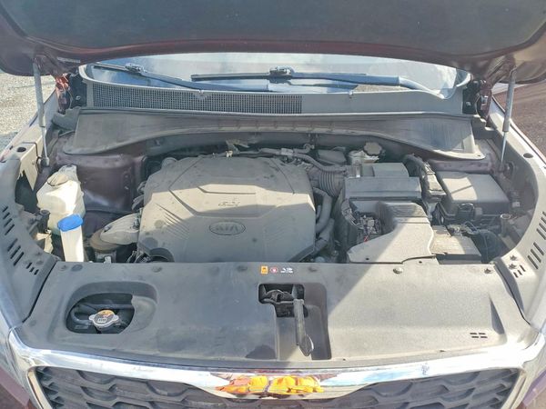2019 KIA SORENTO L, LX, S — Engine bay