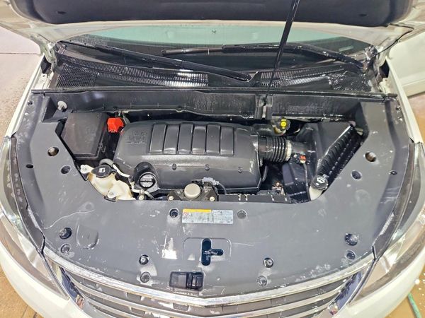 2014 CHEVROLET TRAVERSE 1LT — Engine bay