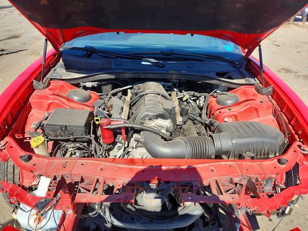 2019 DODGE CHARGER R/T — Engine bay