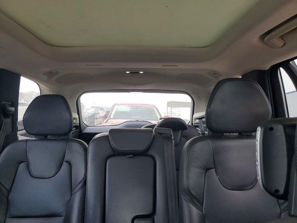 2017 VOLVO XC90 Momentum — SUVN
