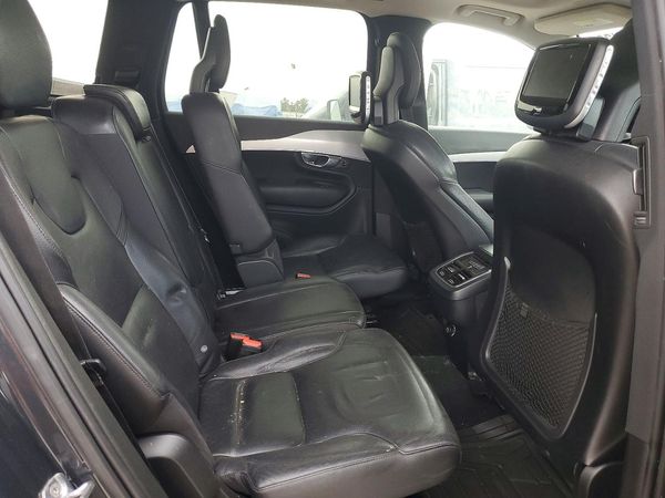 2017 VOLVO XC90 Momentum — PSRS