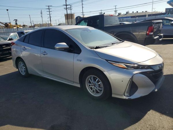 2019 TOYOTA PRIUS Plus/Premium/Advanced — Passenger 3/4