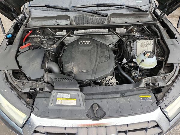 2018 AUDI Q5 quattro Premium — Engine bay