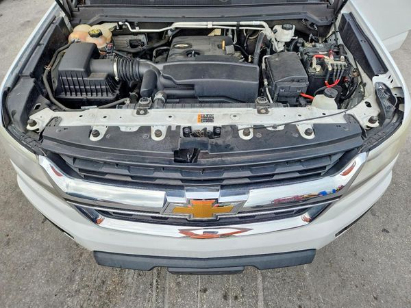 2019 CHEVROLET COLORADO Work Truck — Engine bay