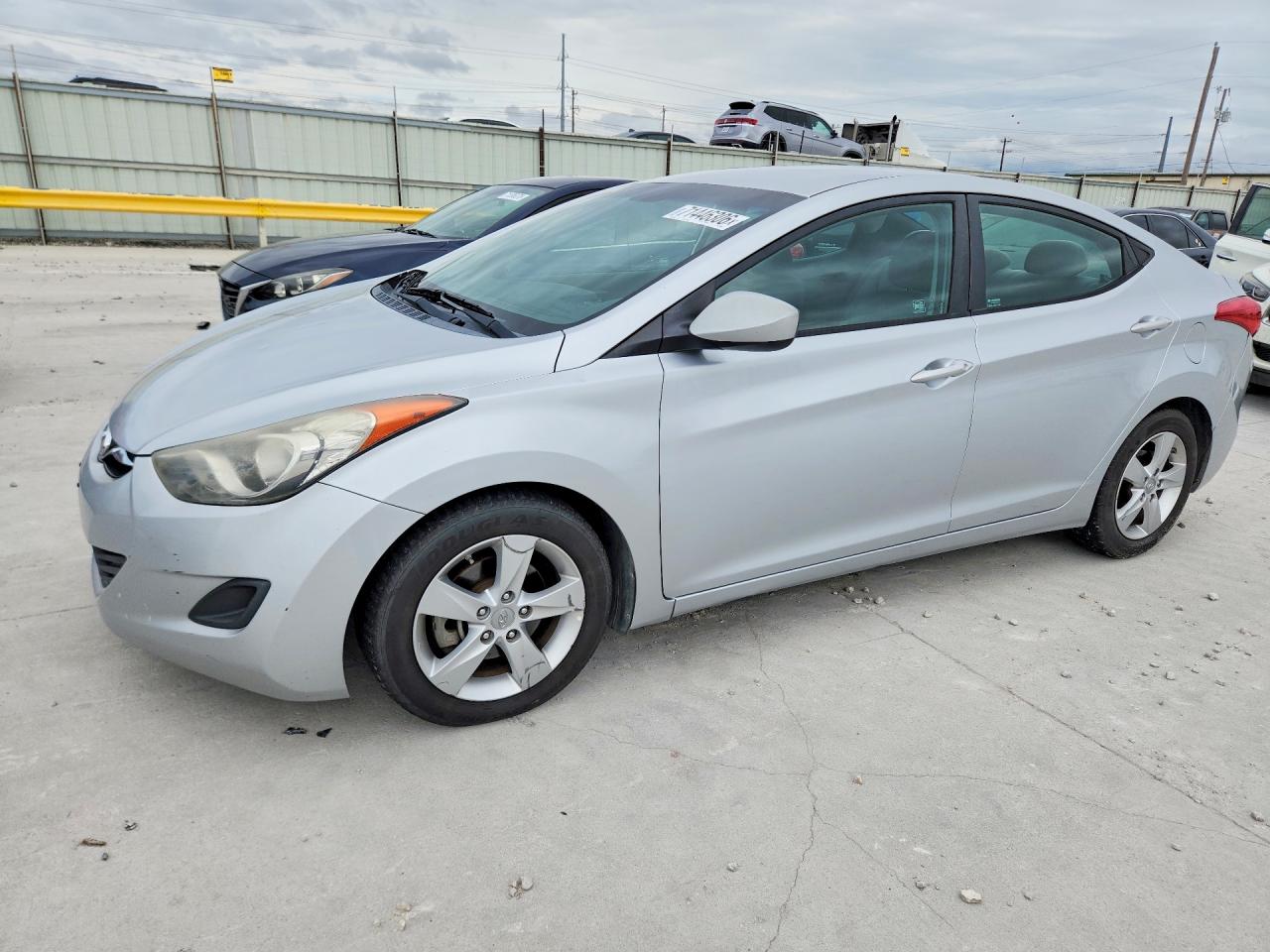 2013 HYUNDAI ELANTRA — Front 3/4