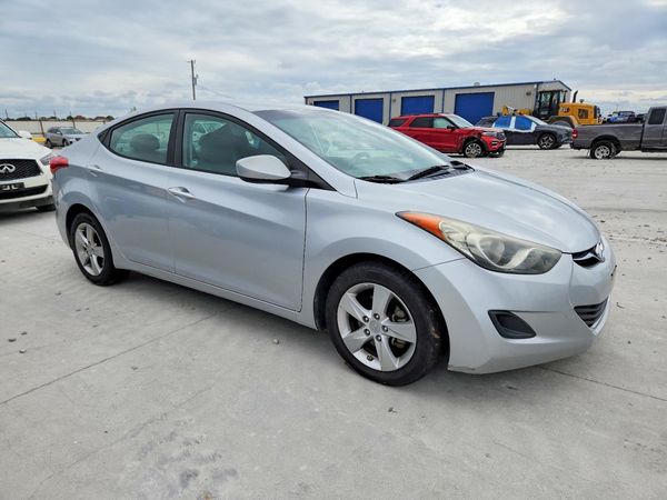 2013 HYUNDAI ELANTRA — Passenger 3/4