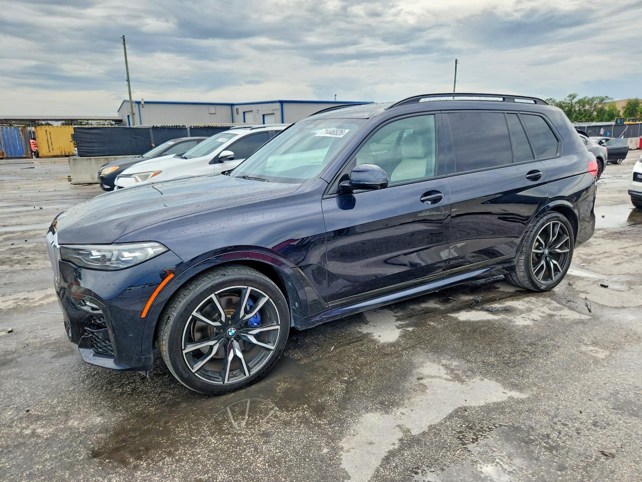 2019 BMW X7 xDrive50i — Front 3/4