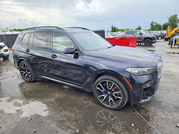 2019 BMW X7 xDrive50i — Passenger 3/4