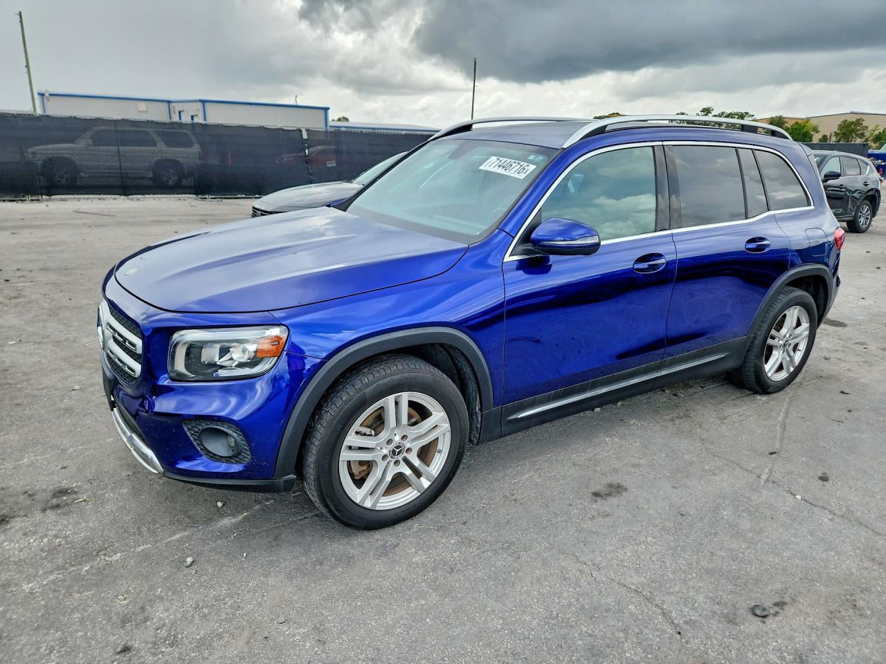 2020 MERCEDES-BENZ GLB GLB250-4M — Front 3/4