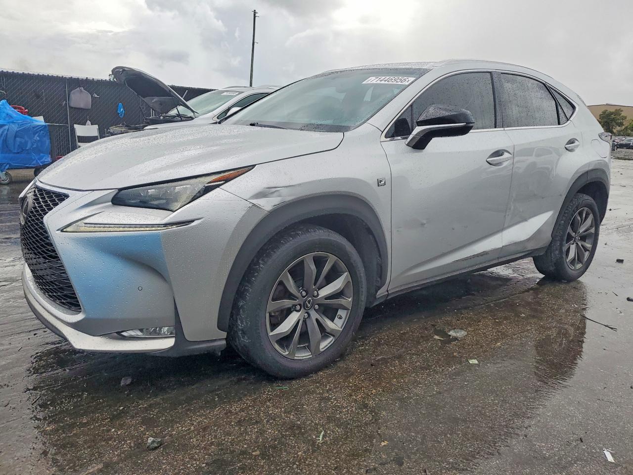 2015 LEXUS NX 200t Luxury — Front 3/4
