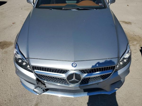 2015 MERCEDES-BENZ CLS-CLASS CLS550 — Engine bay