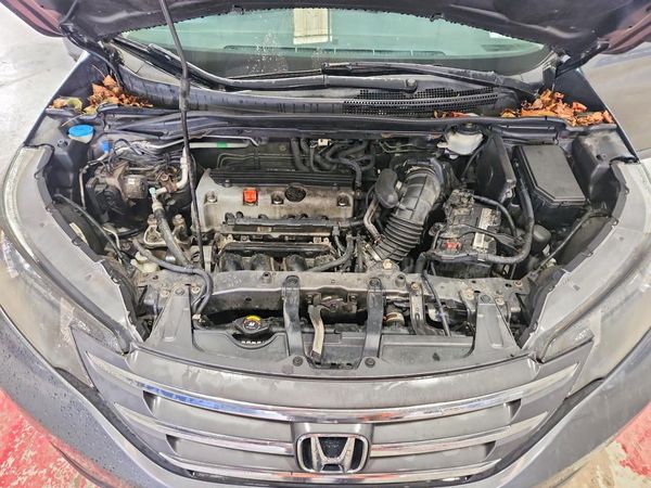 2012 HONDA CRV LX — Engine bay