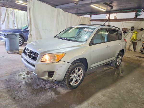 2012 TOYOTA RAV4 Standard — Front 3/4