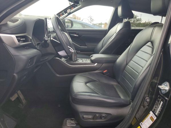 2022 TOYOTA HIGHLANDER XLE — DENT