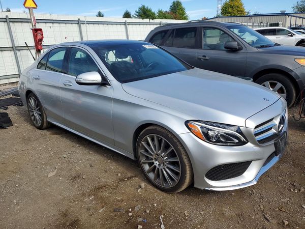2015 MERCEDES-BENZ C 4-MATIC — Passenger 3/4
