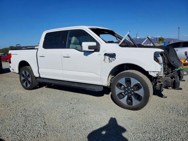 2023 FORD F150 SuperCrew — Passenger 3/4