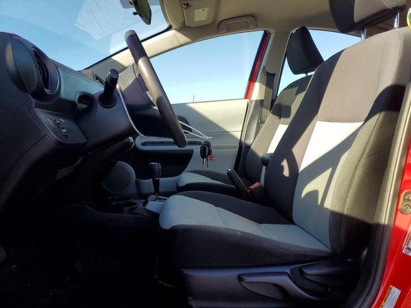 2013 TOYOTA PRIUS — DENT