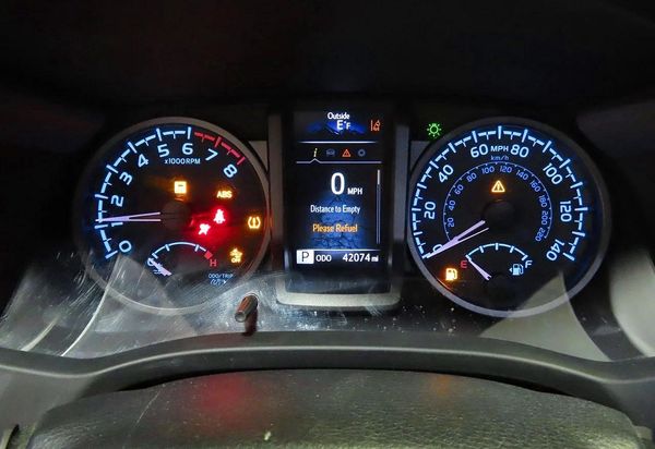 2021 TOYOTA TACOMA SR5