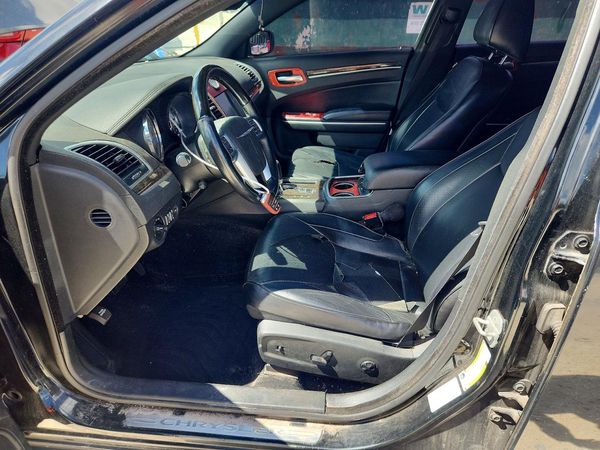 2013 CHRYSLER 300 300C — DENT