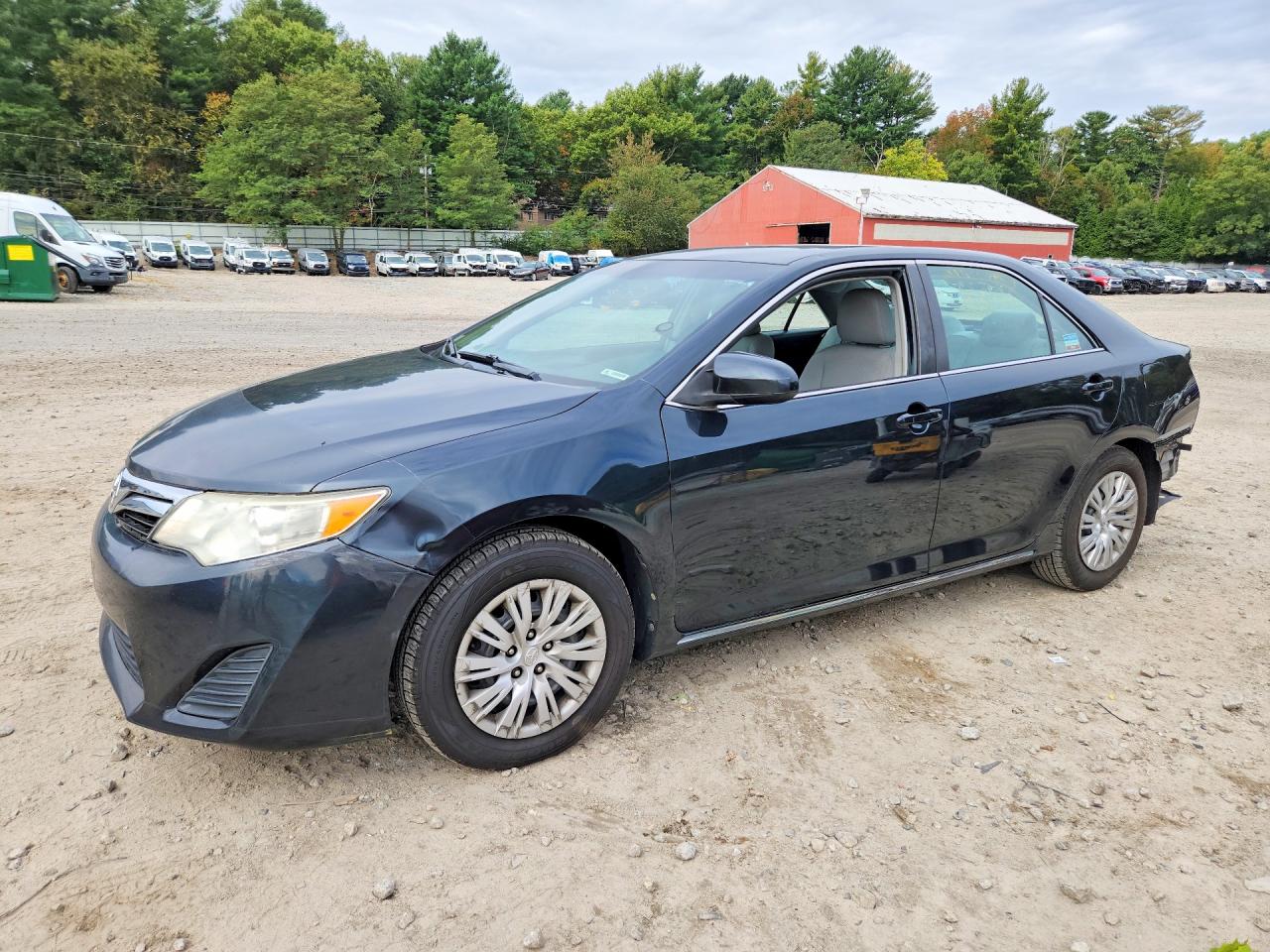 2013 TOYOTA CAMRY — Front 3/4