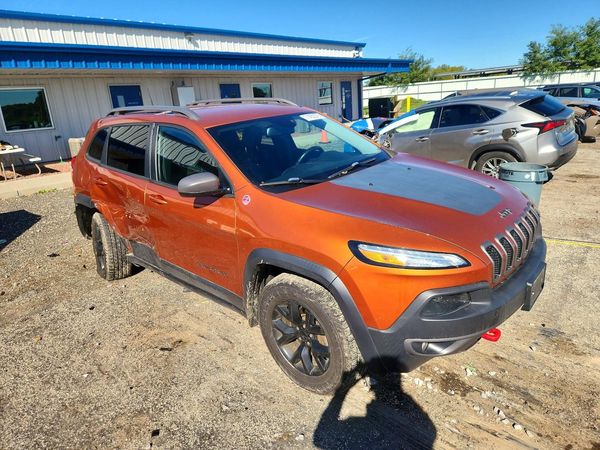 2016 JEEP CHEROKEE TRAILHAWK 4X4 — Passenger 3/4