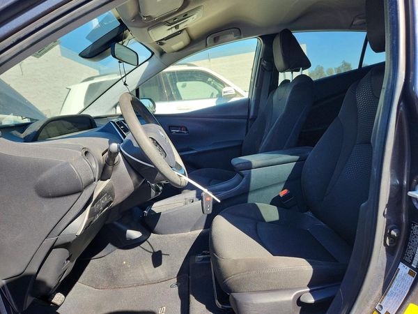 2019 TOYOTA PRIUS L/LE/XLE/LTD. — DENT