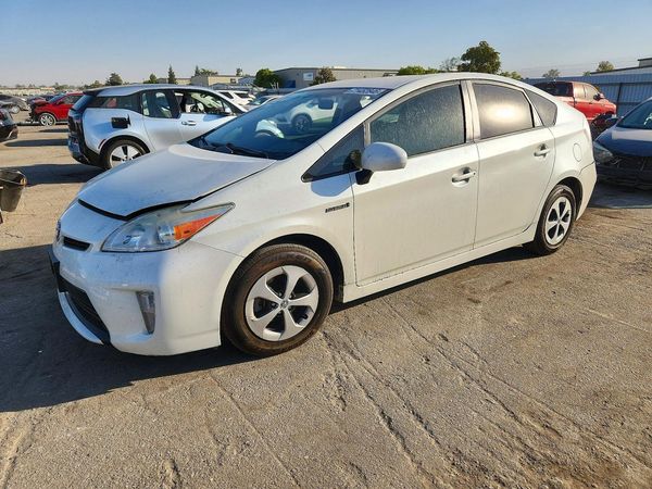2015 TOYOTA PRIUS — DSFA — Front 3/4