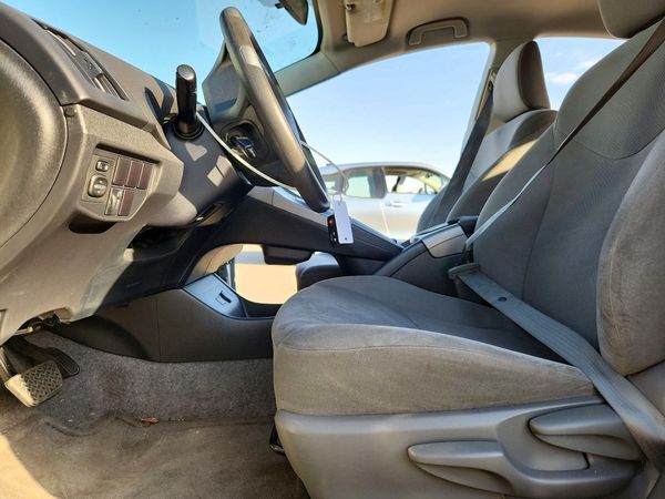 2015 TOYOTA PRIUS — DENT