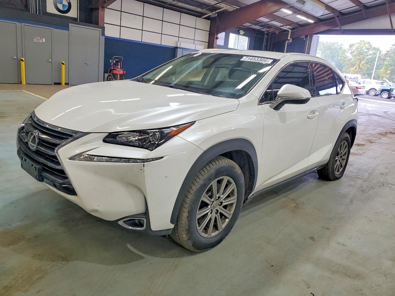 2017 LEXUS NX 200t Luxury — Front 3/4
