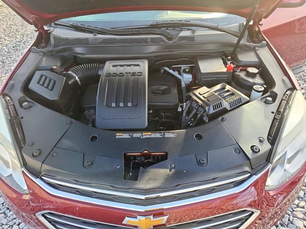 2016 CHEVROLET EQUINOX LT — Engine bay
