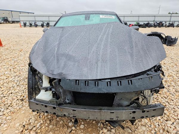 2020 DODGE CHARGER SXT — Engine bay