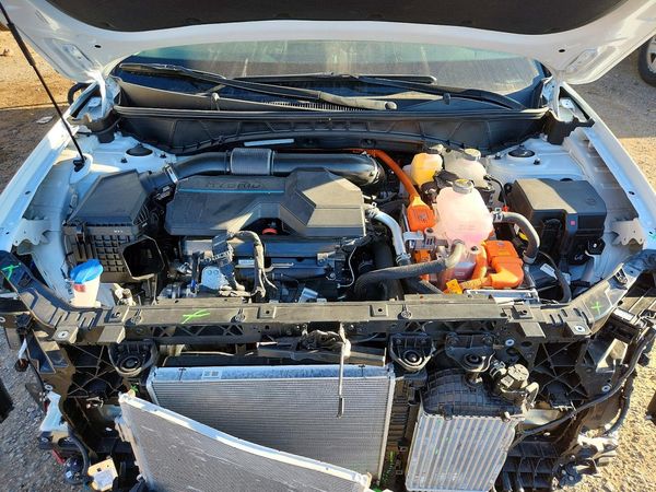 2025 HYUNDAI TUCSON SEL Convenience — Engine bay