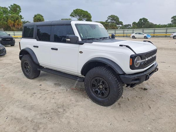 2024 FORD BRONCO Wildtrak — Passenger 3/4