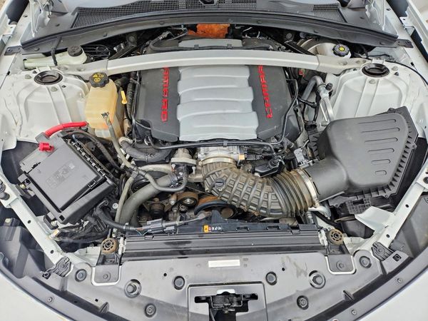 2021 CHEVROLET CAMARO 2SS — Engine bay