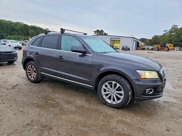 2014 AUDI Q5 Premium Plus — Passenger 3/4