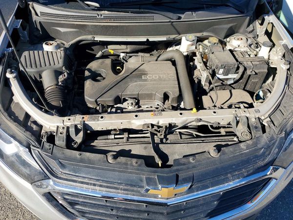 2021 CHEVROLET EQUINOX LT (1LT) — Engine bay