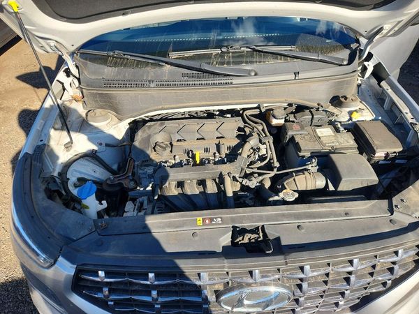 2023 HYUNDAI VENUE SEL, Limited — Engine bay