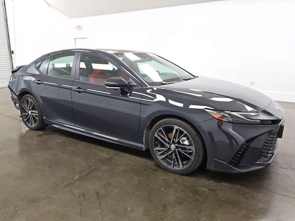 2025 TOYOTA CAMRY — Passenger 3/4