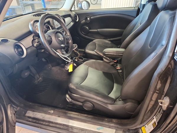 2013 MINI COOPER — DENT