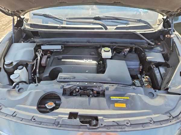 2014 INFINITI QX60 — Engine bay