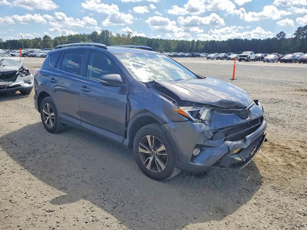 2016 TOYOTA RAV4 XLE (M Grade) — Passenger 3/4