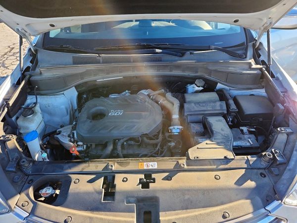 2018 HYUNDAI SANTA FE — Engine bay
